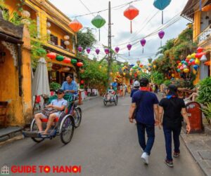 What do tourists wear in Hanoi
